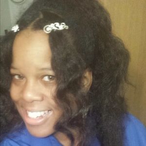 Meet your Posher, Akua